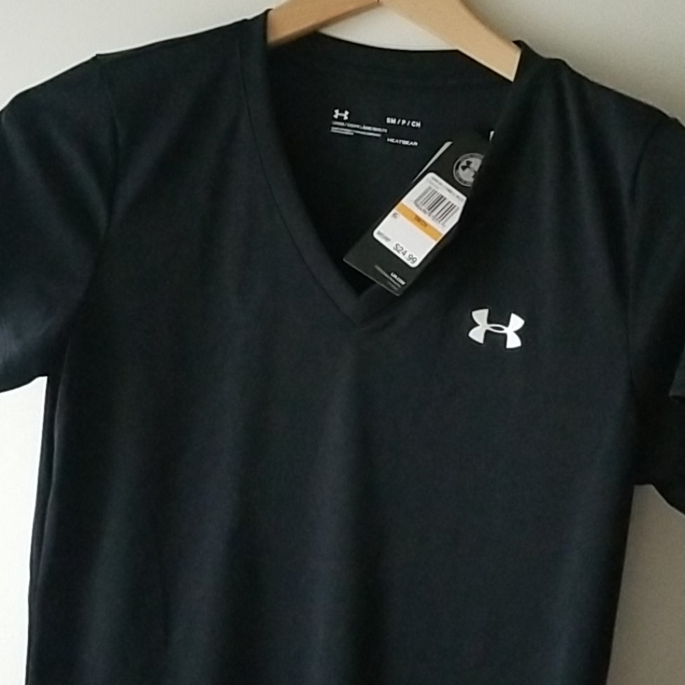 Under Armour NWT Heat Gear Black Top T-shirt Tee